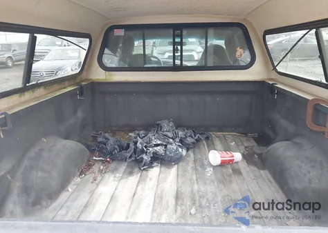 2000 Ford F-150 Lariat/Work Series/Xl/Xlt from USA, damaged, VIN 1FTRX17L9YNB47943